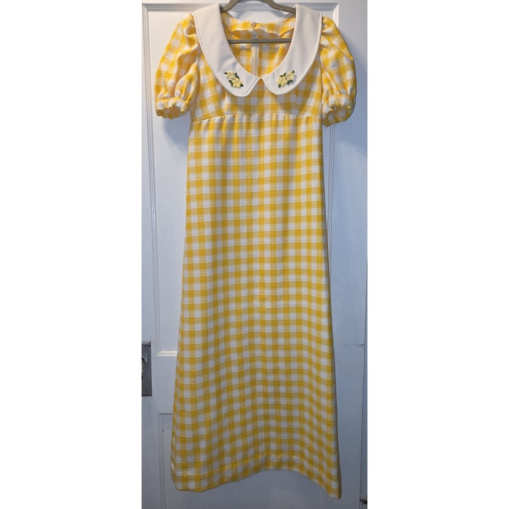 Vintage early 70's Yellow Gingham prairie maxi dress. Peter Pan collar. Flower M